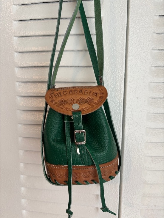 Nicaragua Handbags - Vintage Handmade Nicaragua Green & Tan Leather Mini Drawstring Bag – One Size